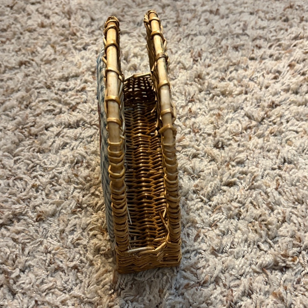 Vintage Woven Wicker Country Cottage Core Napkin Holder - Picture 3 of 6